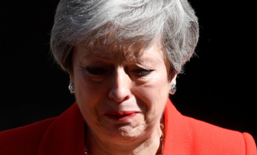 Renunció la primera ministra británica