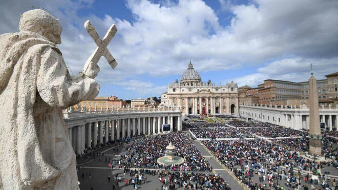 Escándalo en el Vaticano: Investigan a cinco funcionarios por corrupción