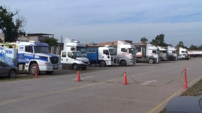 Comenzó el paro de transportistas de carga en Tucumán por tiempo indeterminado