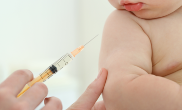 Covid: autorizan la vacunación para bebés desde los seis meses