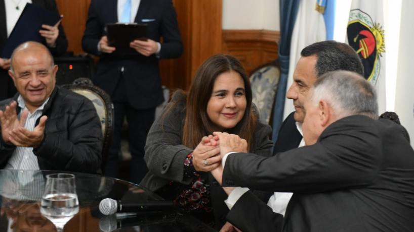 El Gobierno otorgó una nueva mejora salarial a personal del